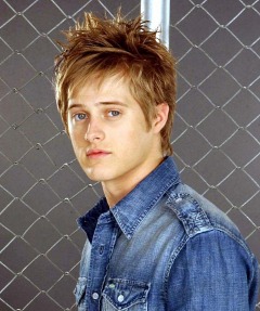 Lucas Grabeel